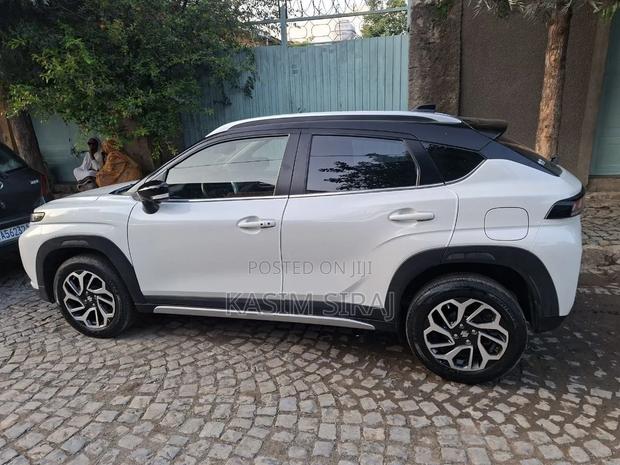 Suzuki Fronx 1.5 Hybrid FWD 2024 White