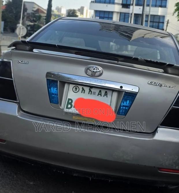Toyota Corolla 2004 Gold