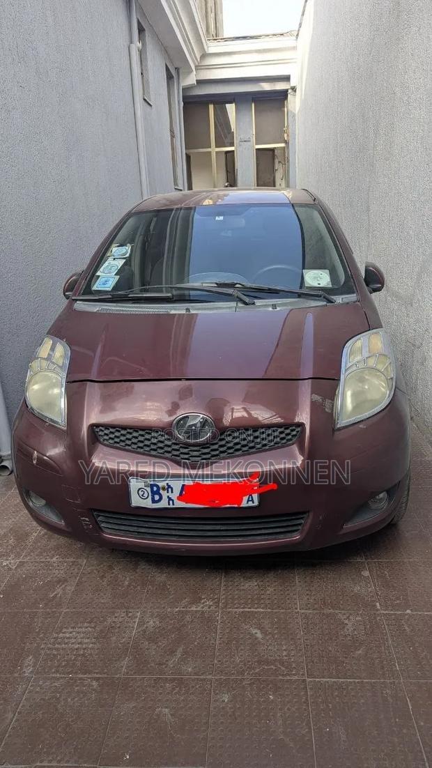 Toyota Yaris 2010 Burgundy