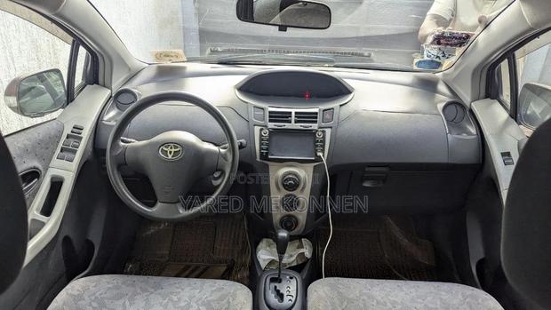 Toyota Yaris 2010 Burgundy