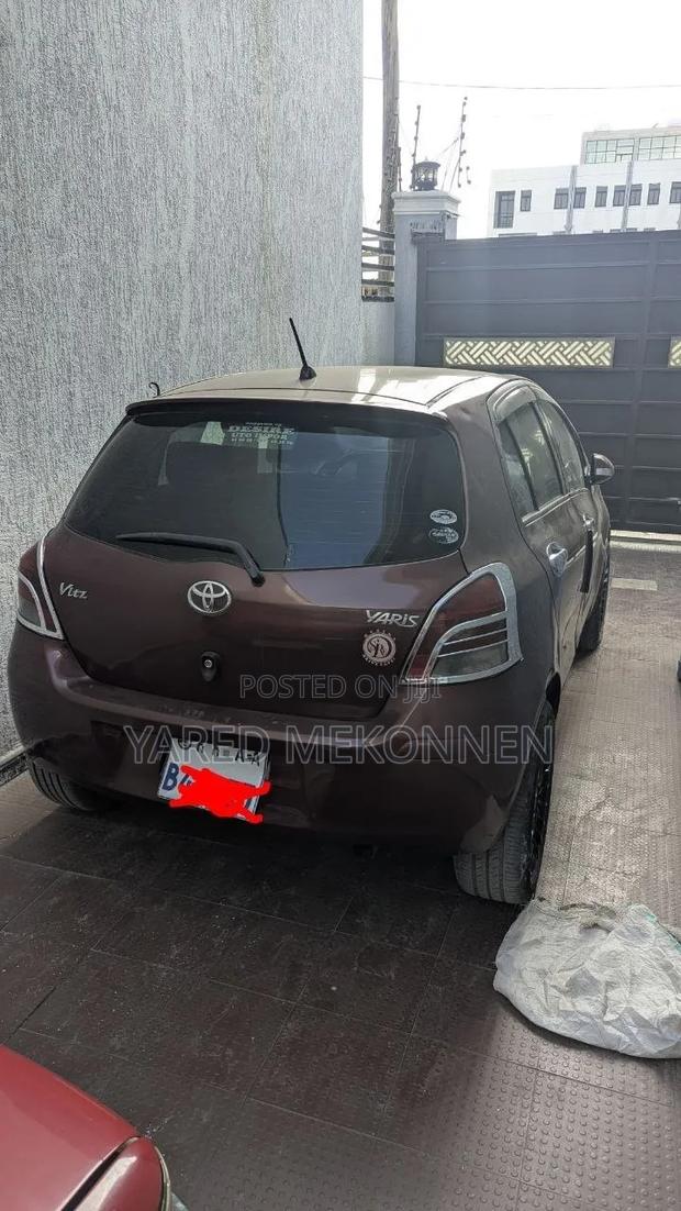 Toyota Yaris 2010 Burgundy