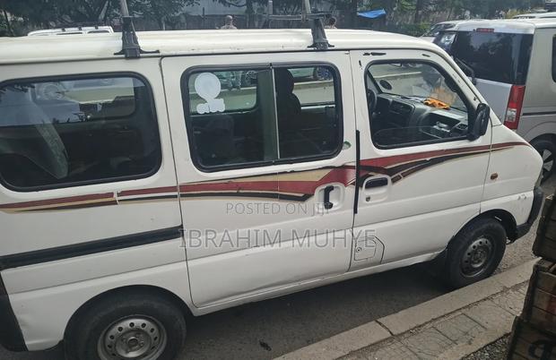 Suzuki Super Carry 2000 White