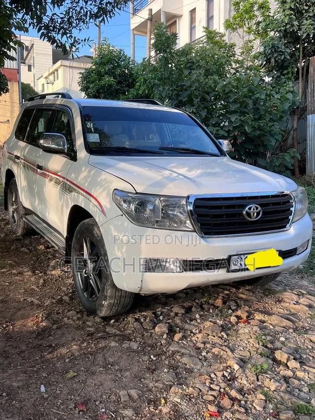 Toyota Land Cruiser 2013 White