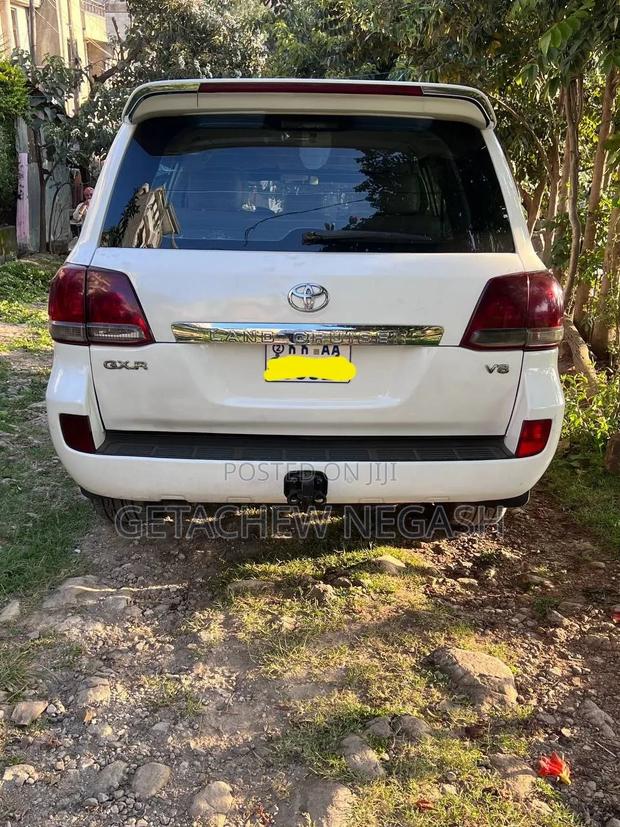Toyota Land Cruiser 2013 White