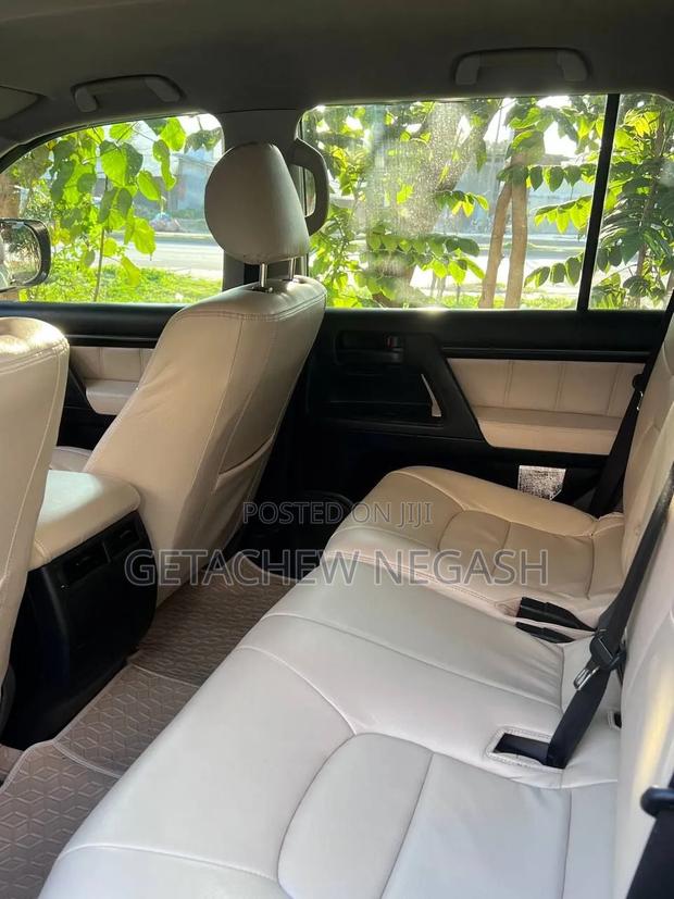 Toyota Land Cruiser 2013 White
