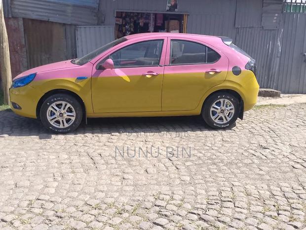 JAC J3 1.3 Hatchback FWD 2017 Yellow