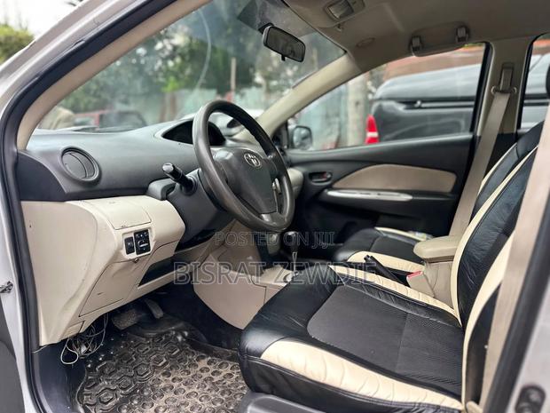 Toyota Yaris 2008 Silver
