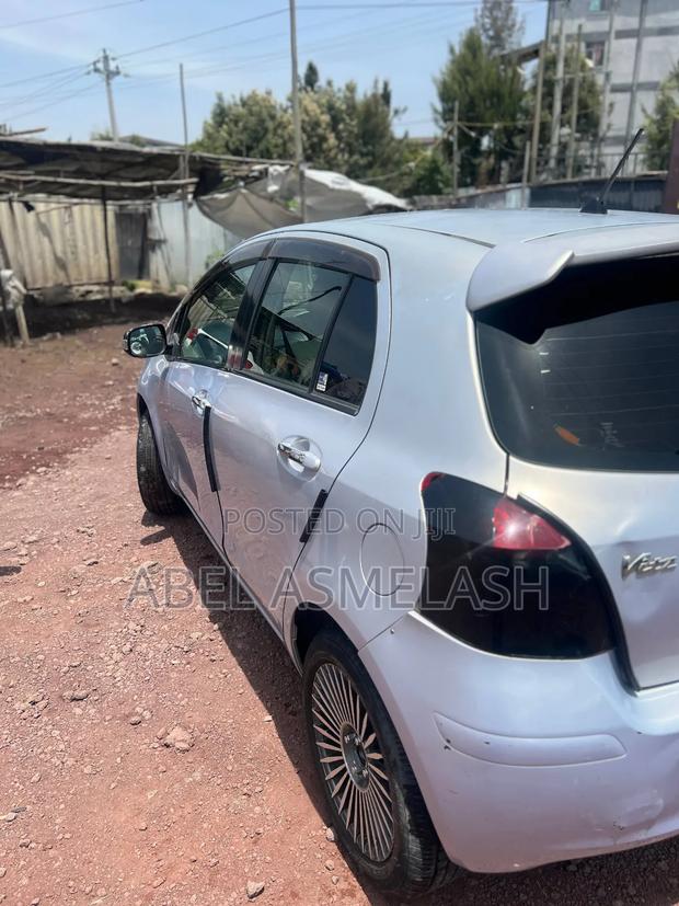 Toyota Yaris 2010 Silver
