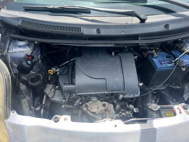 Toyota Yaris 2010 Silver