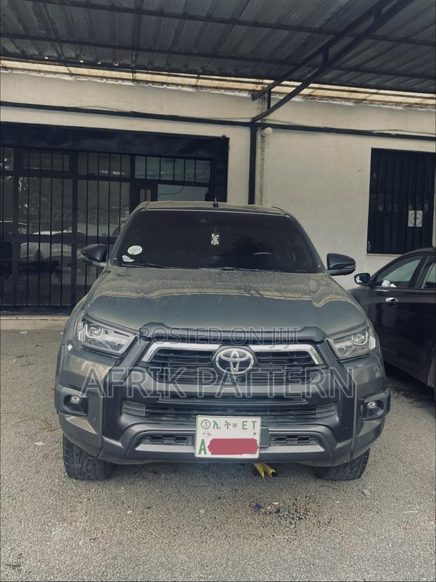 Toyota Hilux Revo Double Cab Deisel 2.8 AWD 2022