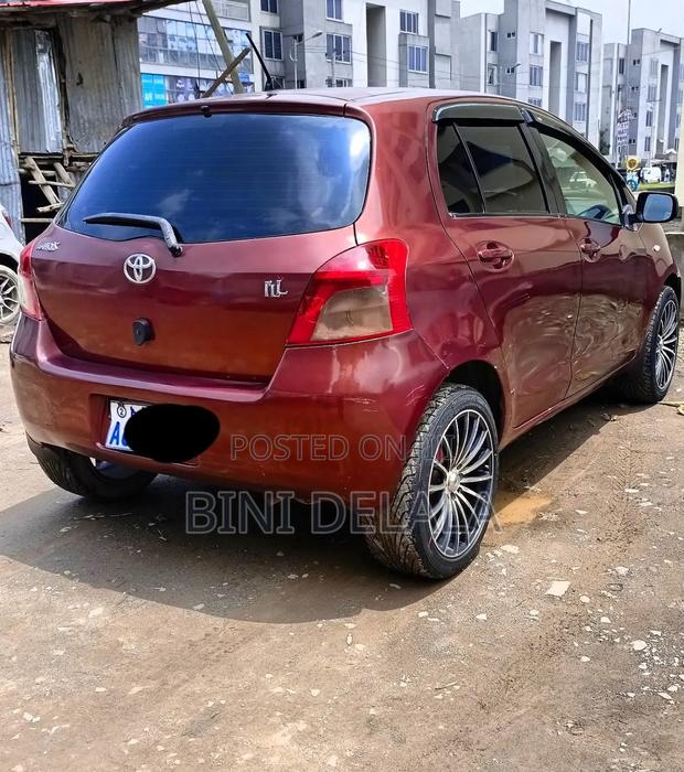 Toyota Yaris 1.0 Eco 2007 Burgundy
