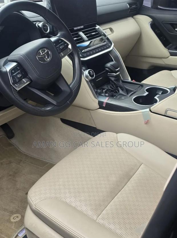 Toyota Land Cruiser 2025 Black
