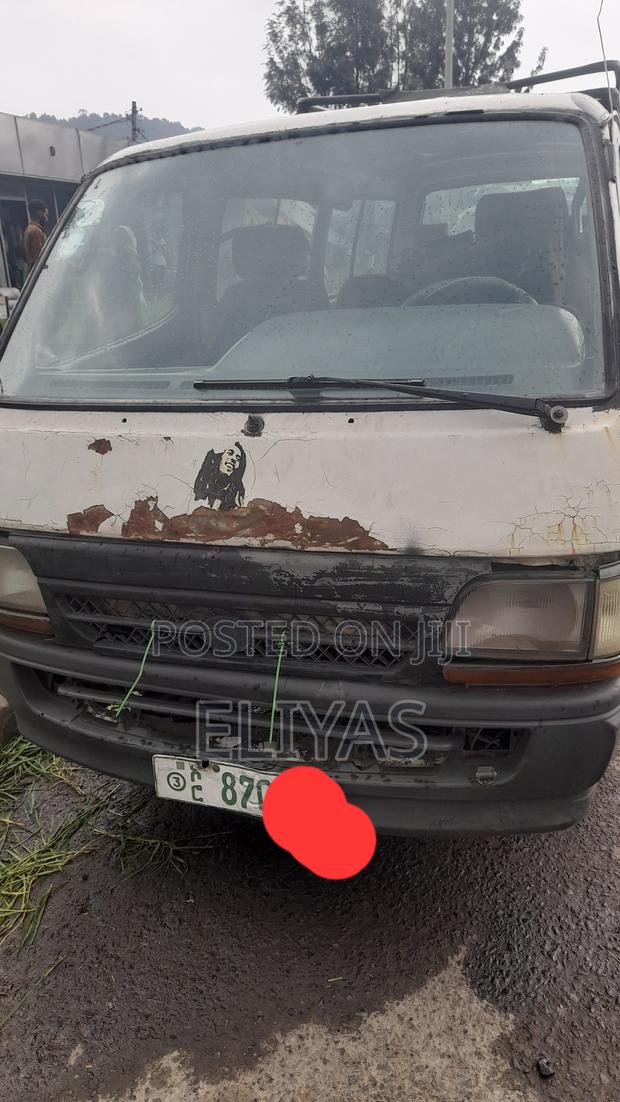 Toyota Hilux Surf 1991 White