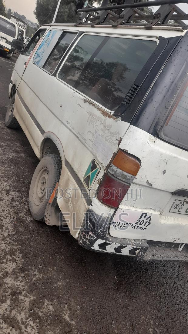 Toyota Hilux Surf 1991 White