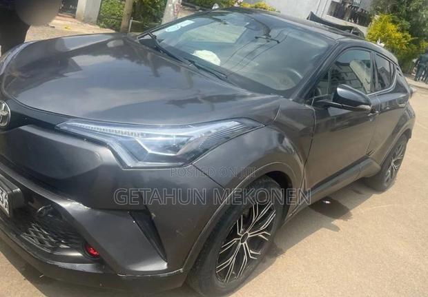 Toyota C-HR 2020 Gray
