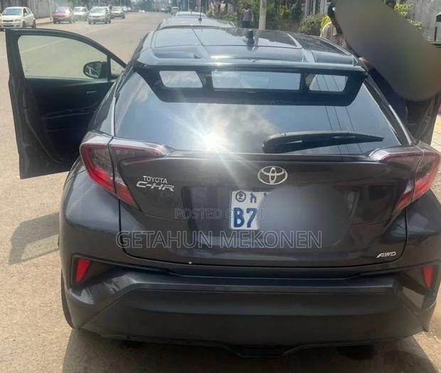 Toyota C-HR 2020 Gray