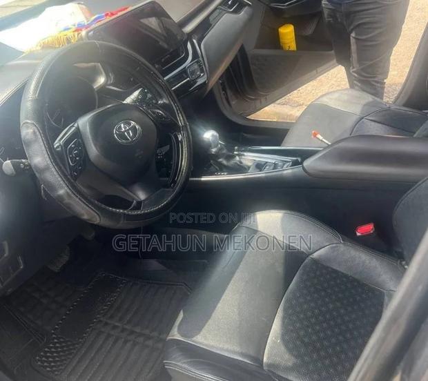 Toyota C-HR 2020 Gray