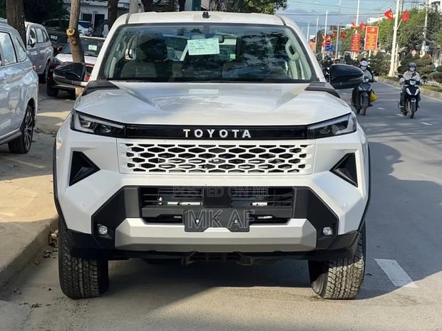 New Toyota Hilux 2026 White