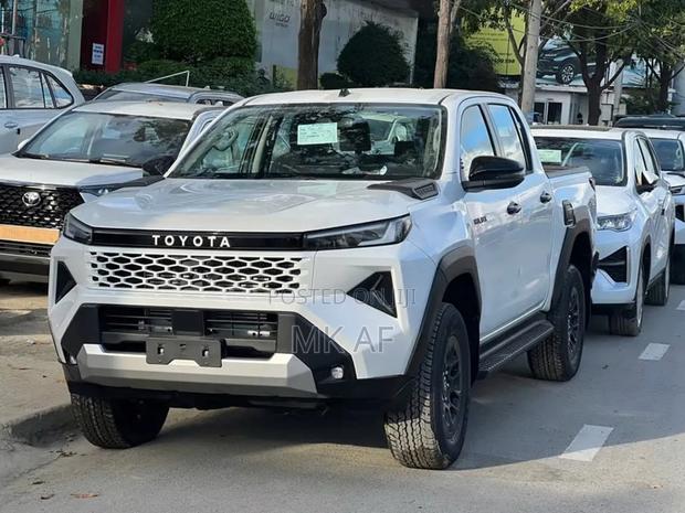 New Toyota Hilux 2026 White