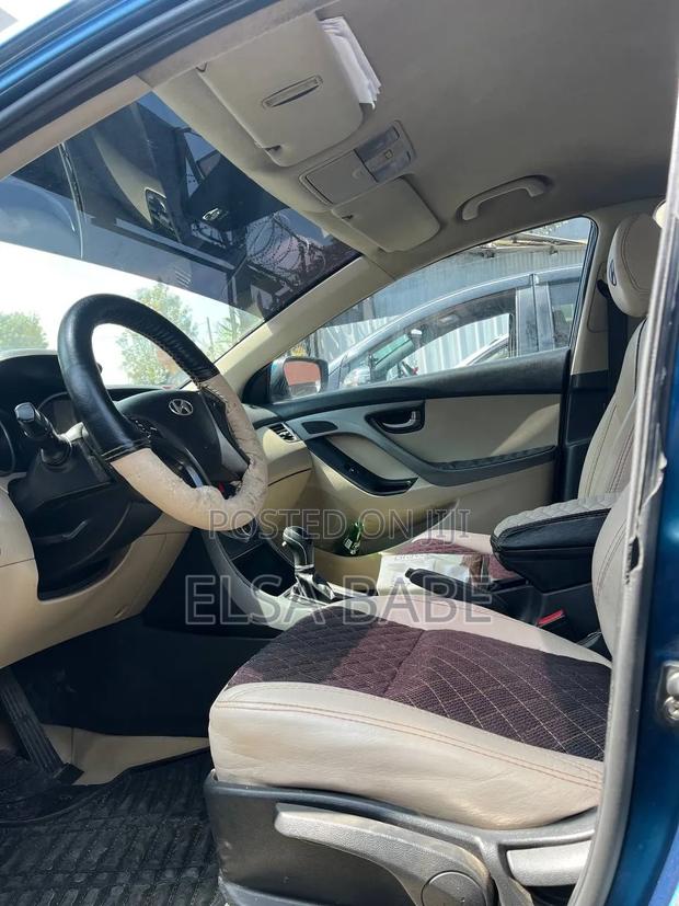 Hyundai Avante 2015 Blue