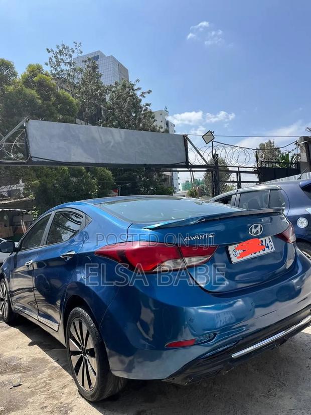 Hyundai Avante 2015 Blue