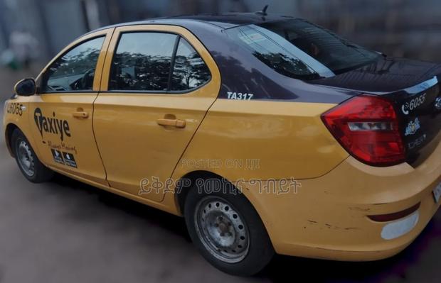 Chery Arrizo 3 1.5 FWD 2020 Yellow