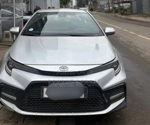Toyota Corolla 2022 Silver