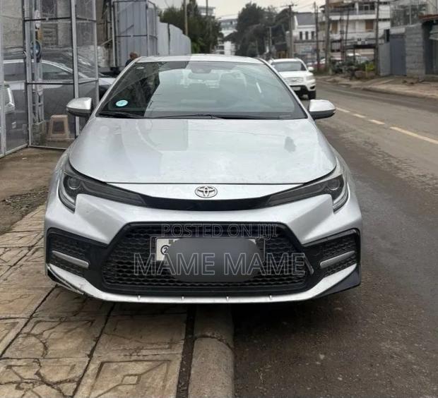 Toyota Corolla 2022 Silver