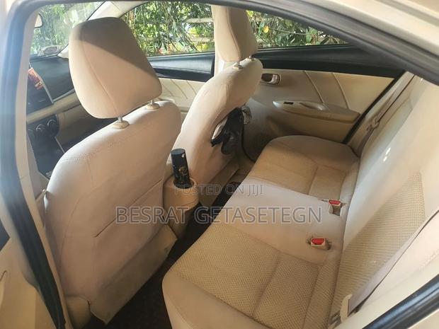 Toyota Yaris 2015 Gold