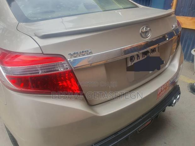 Toyota Yaris 2015 Gold