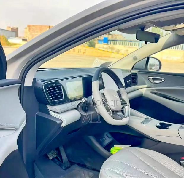New BYD Sealion 06 EV 2026 Beige