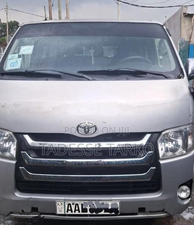 Toyota Axio 2017 Silver