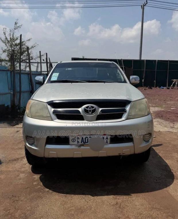 Toyota Hilux 2006 Beige