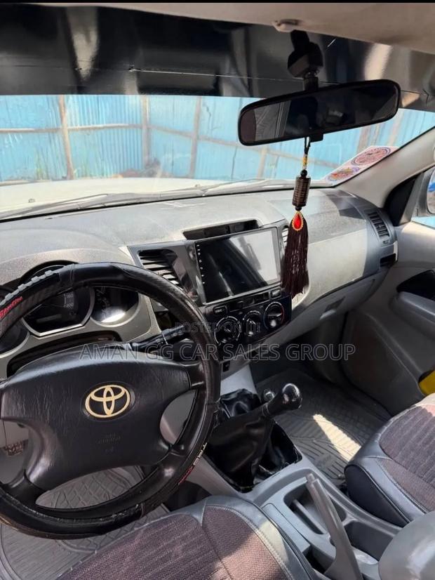 Toyota Hilux 2006 Beige