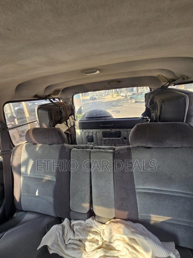 Toyota Land Cruiser 1999 White