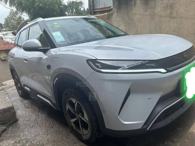 BYD Yuan Up 2025 Silver