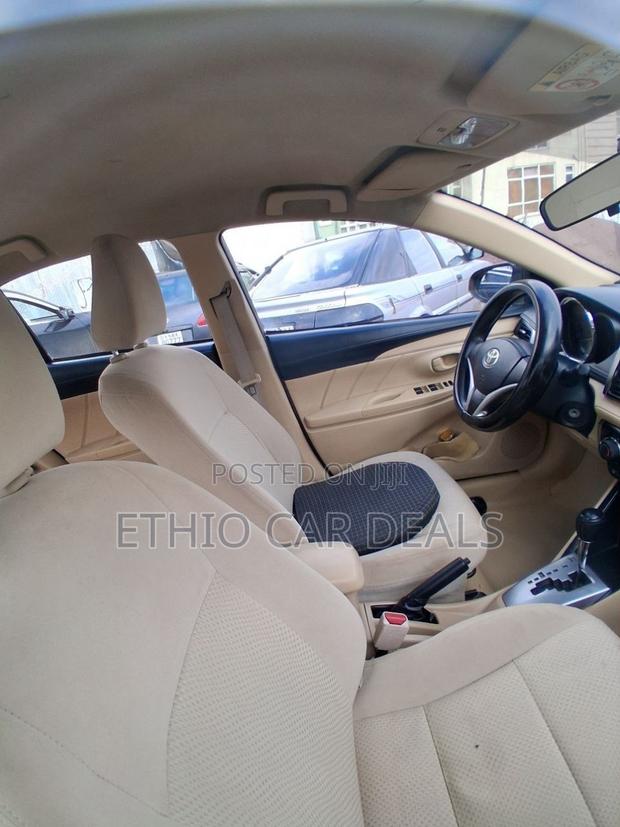 Toyota Yaris 2015 Brown