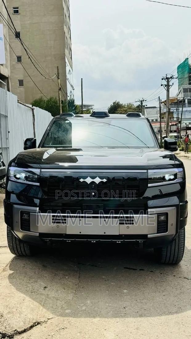 New BYD Leopard 8 2.0 Hybrid AWD 2025 Black