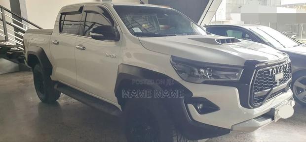 Toyota Hilux 2016 White