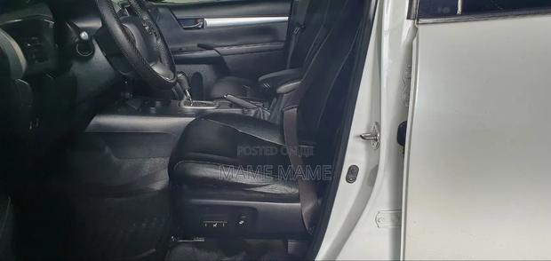 Toyota Hilux 2016 White