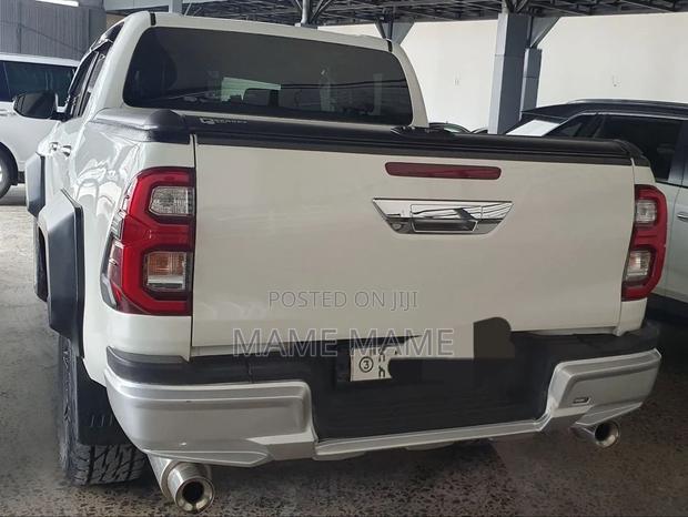 Toyota Hilux 2016 White