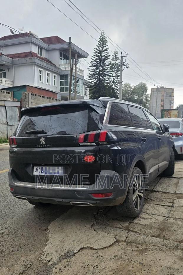 Peugeot 5008 2021 Black