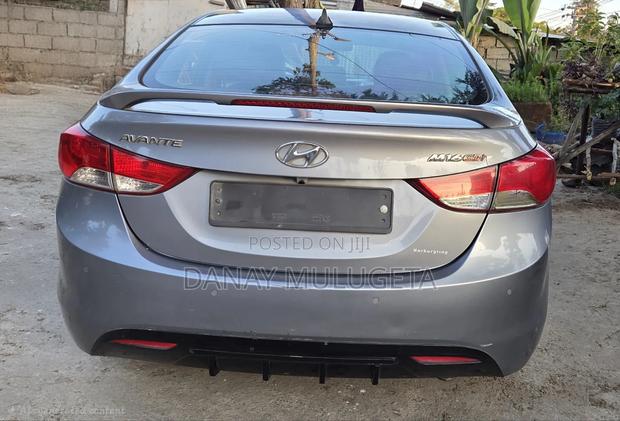 Hyundai Avante 2012 Silver