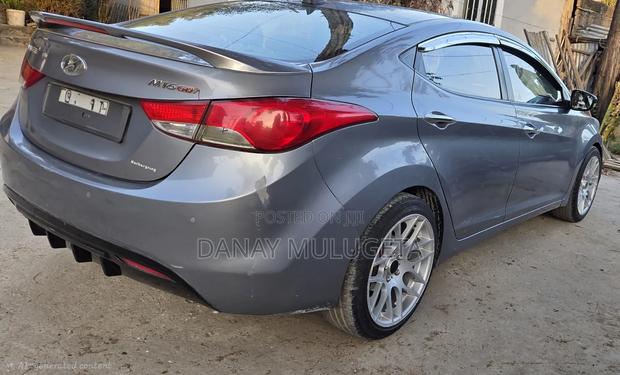 Hyundai Avante 2012 Silver