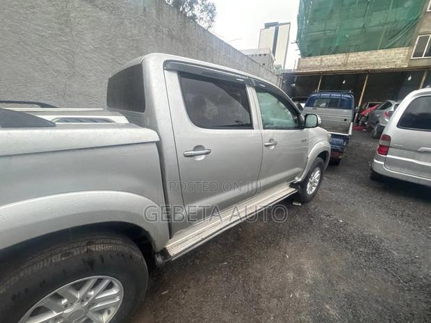 Toyota Hilux 2012
