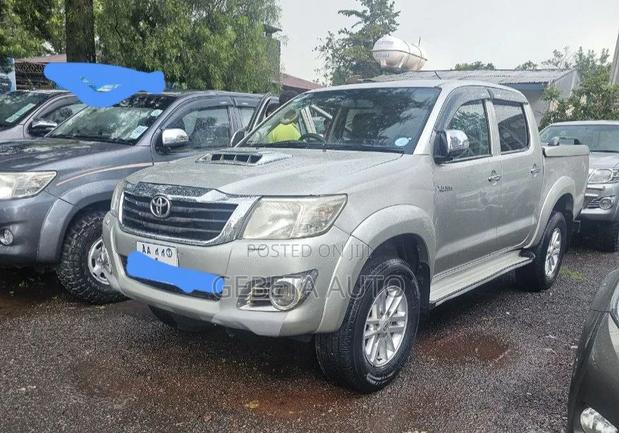 Toyota Hilux 2012
