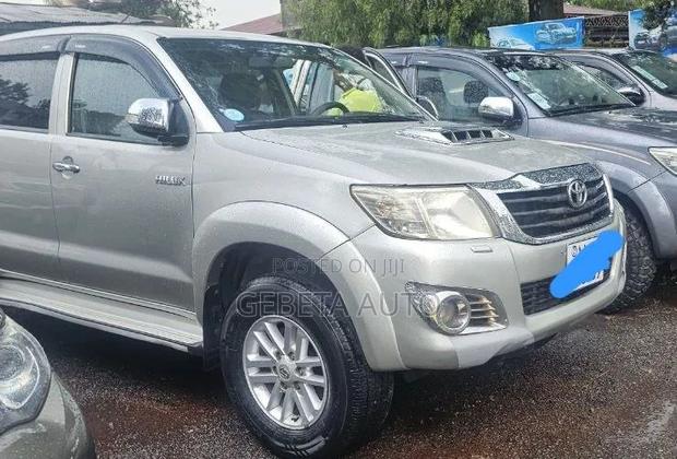 Toyota Hilux 2012