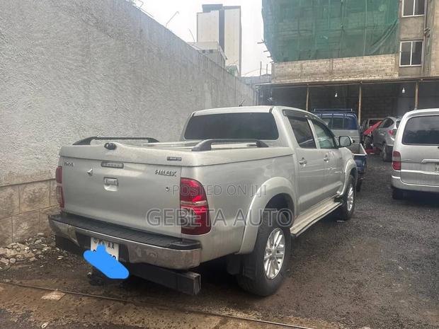 Toyota Hilux 2012