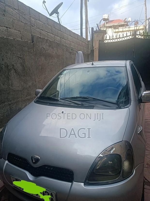 Toyota Vitz 2003 Silver