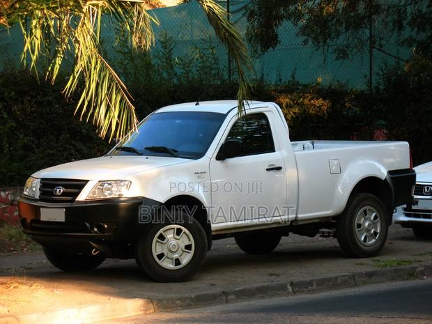 Tata Xenon 2013 White